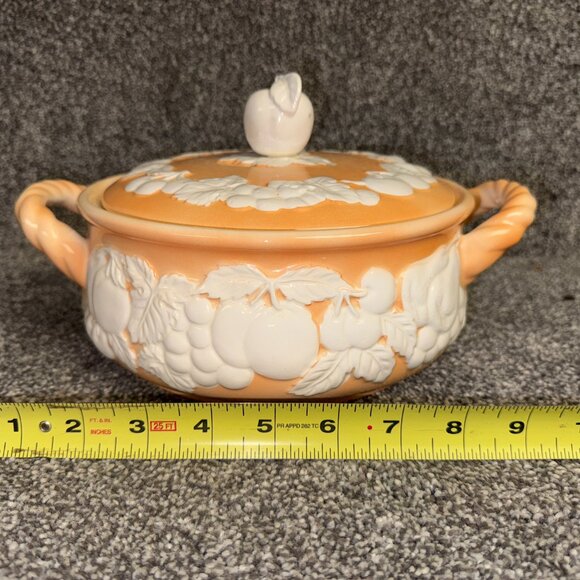 Vintage Cameo by Shafford Lidded Serving Bowl w/ Handles Peach White Fruit -1293 - Picture 9 of 11